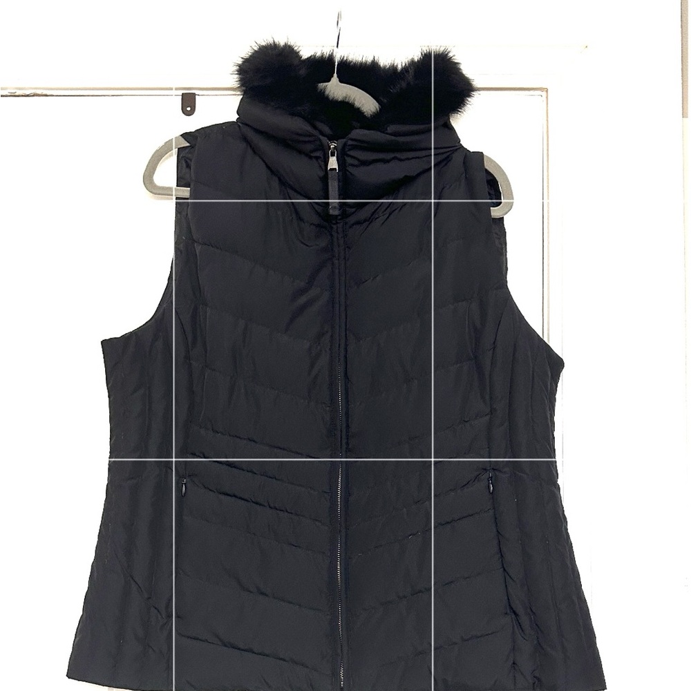Talbots Zip Down Puffer Vest Faux Fur Detachable Collar Zip Pockets Size XL EUC